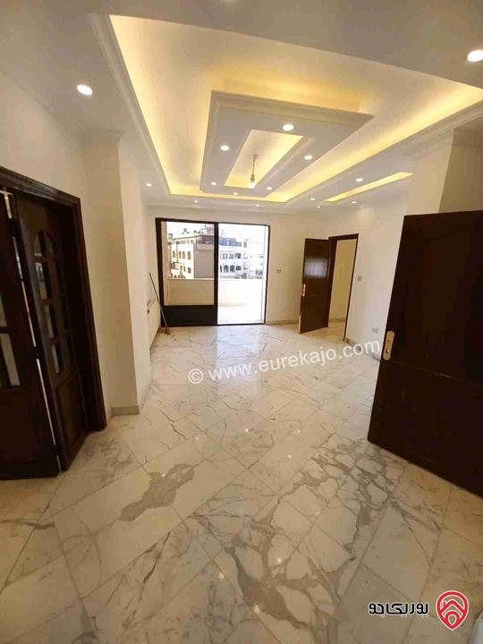 شقة مجددة كامل سوبر ديلوكس مساحة 285م طابق ثالث للبيع في عمان - الشميساني  