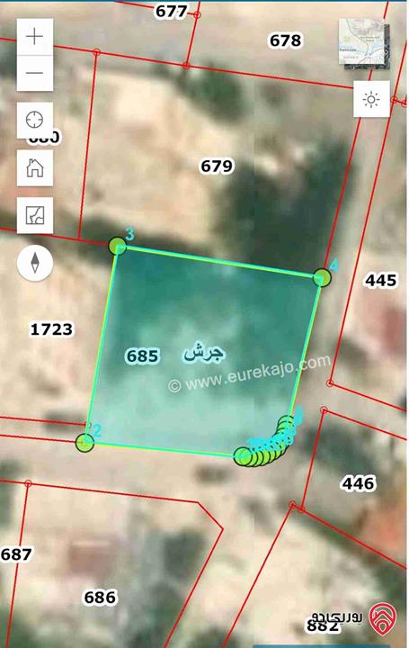 قعة أرض مساحة 478م للبيع في جرش جبل عتمات مربعة على شارعين جميع الخدمات قريبه