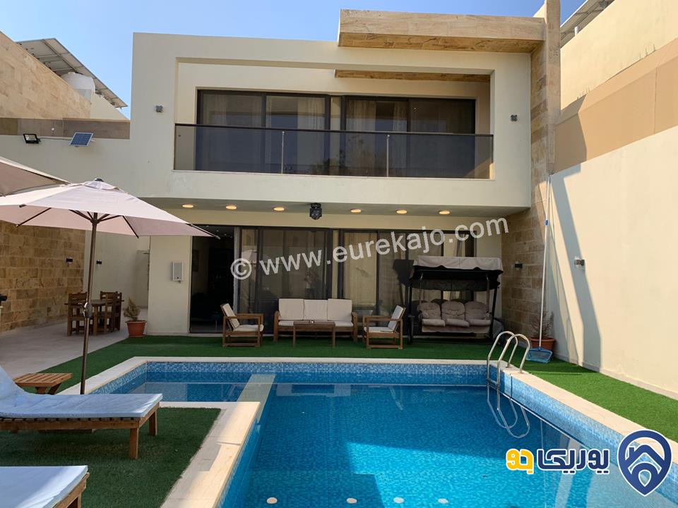 استمتع بأجواء مريحة في Sahara RoseWood Chalet للايجار اليومي في البحر الميت