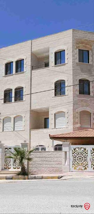  شقة طابق ثالث مساحة 194م للبيع بشكل مستعجل بداعي السفر في عمان - ناعور