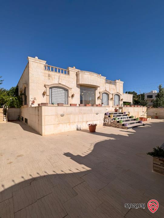 منزل مُستقل (فيلا) مساحة 700م على أرض 815م للبيع في عمان - ناعور