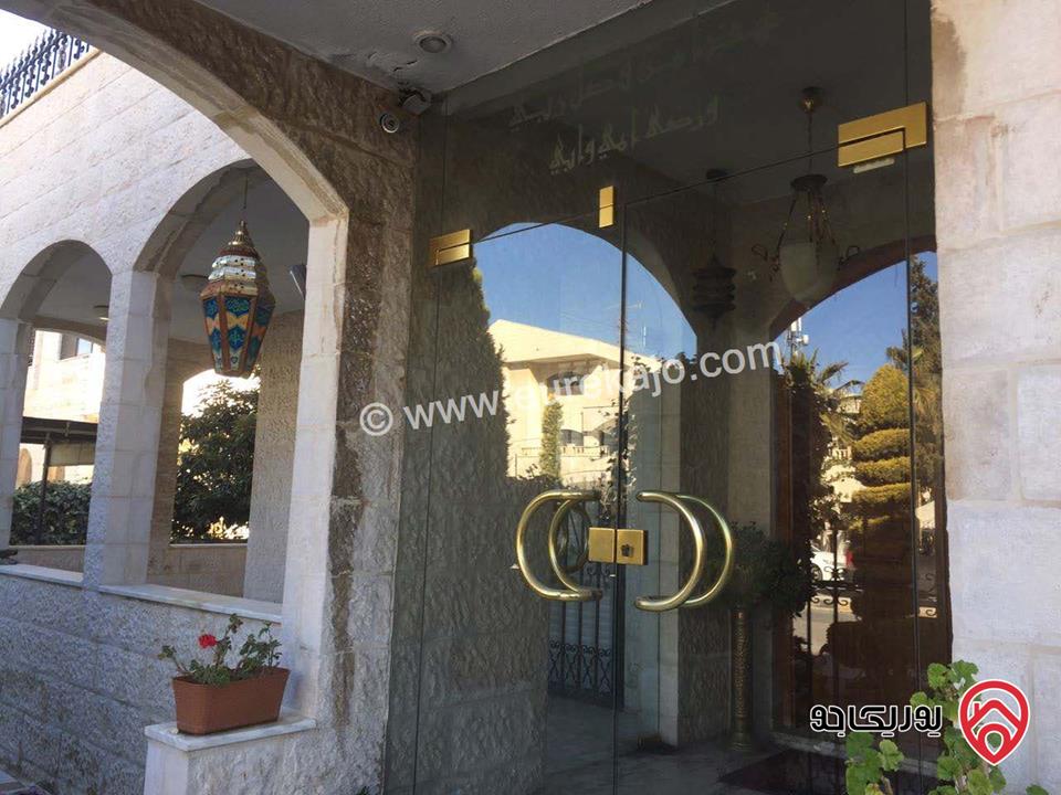 فيلا سوبر ديلوكس مساحة 835م للبيع أو للايجار في عمان - دير غبار