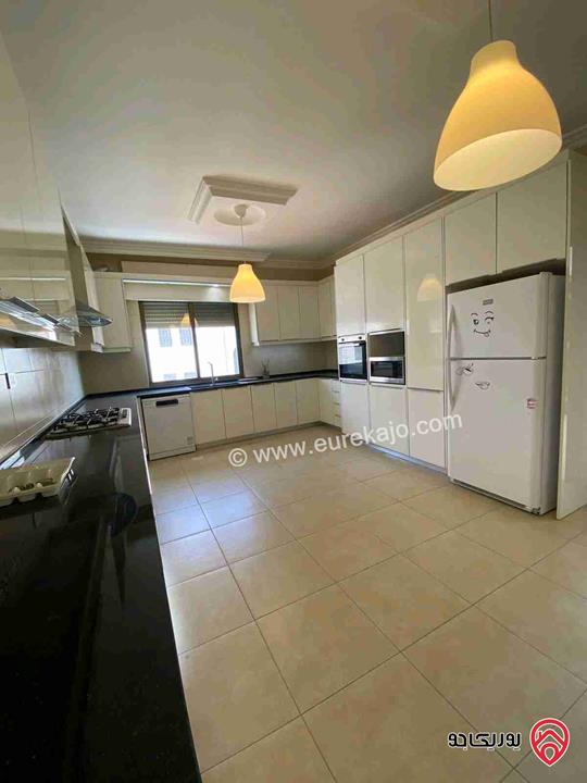 شقة طابقية فارغة مساحة 300م للايجار في عمان - عبدون 