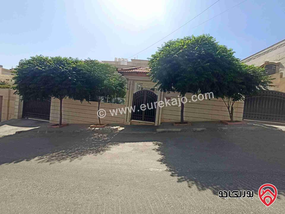 منزل مستقل مساحة 280م على أرض 560م للبيع في عمان - أبو علندا اسكان الكهرباء 