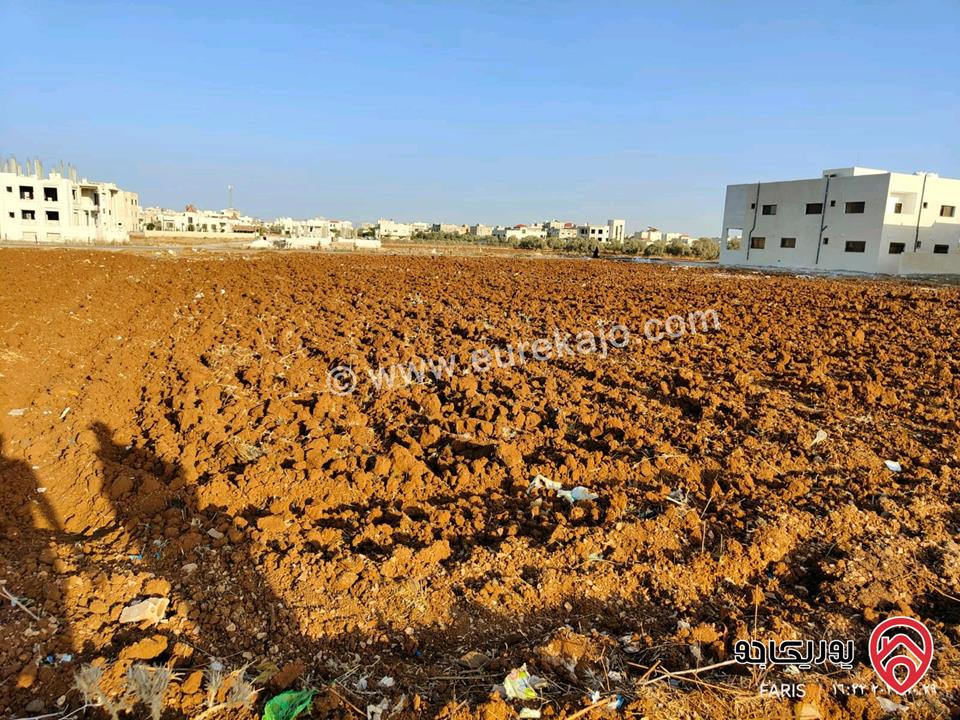 قطعة أرض على شارعين مساحة 940م للبيع في اربد - بشرى 