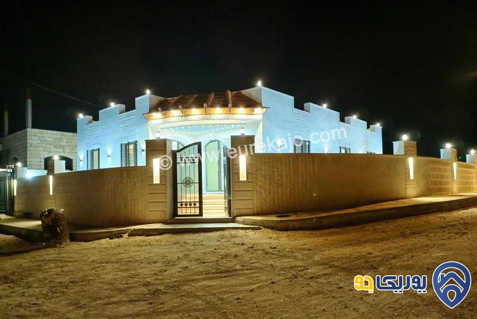 منزل مستقل مساحة الأرض 500م ومساحة البناء 220م للبيع في الرزقاء - الزواهرة 
