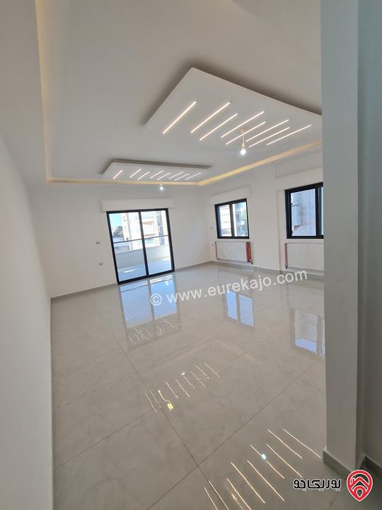 شقة سوبر ديلوكس بسعر مميز مساحة 180م طابق ثاني للبيع في عمان - تلاع العلي