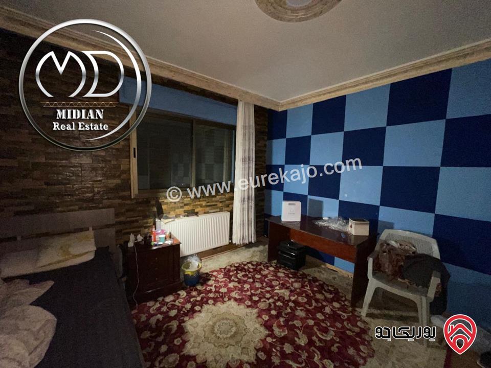 شقة شبه ارضي للبيع في عمان - ضاحية الرشيد مساحة 175م مع ترس 60م تشطيبات سوبر ديلوكس بسعر مميز