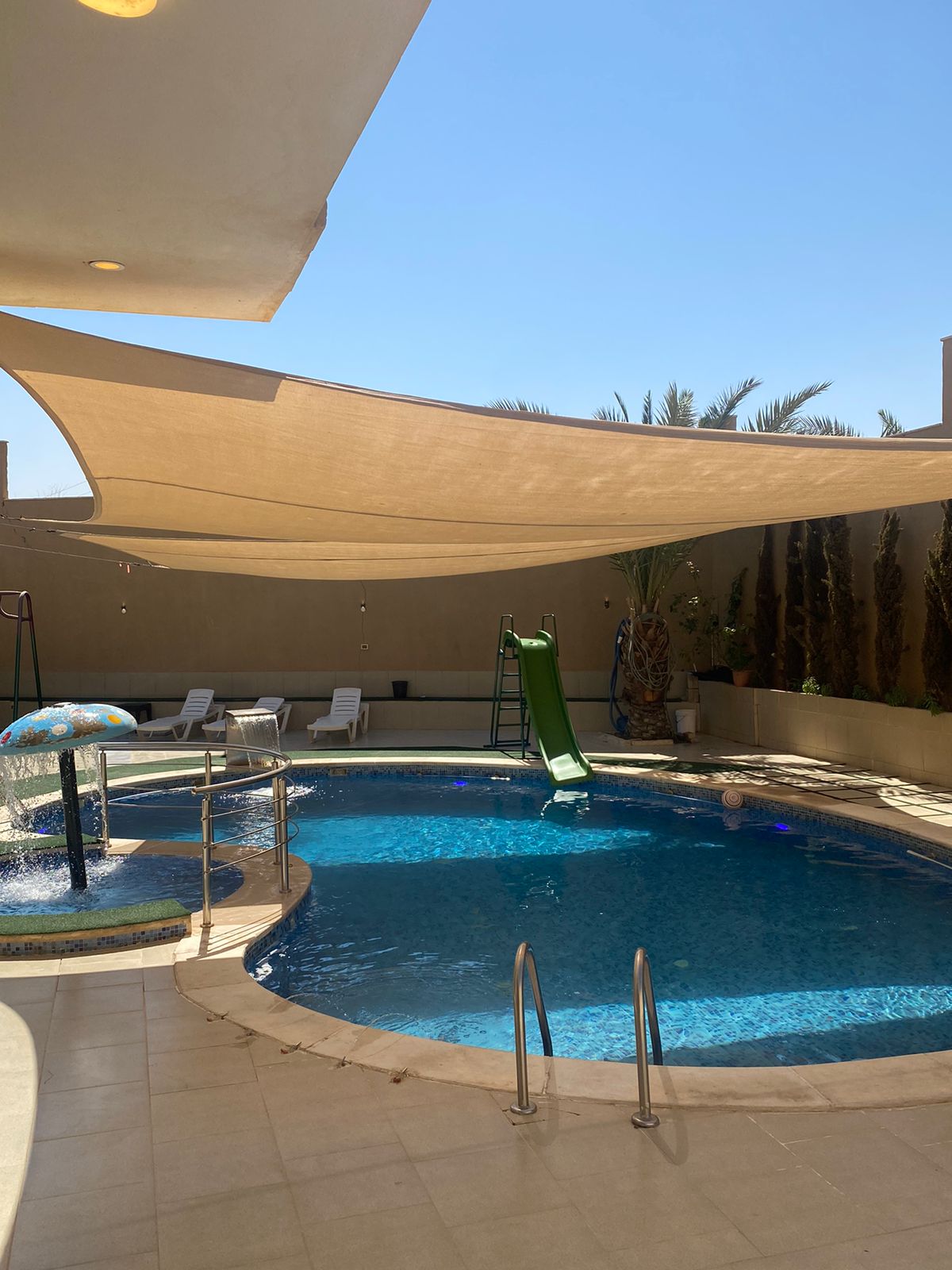 Alradwan Paradise Villa في منطقة البحر الميت للايجار أو للبيع 