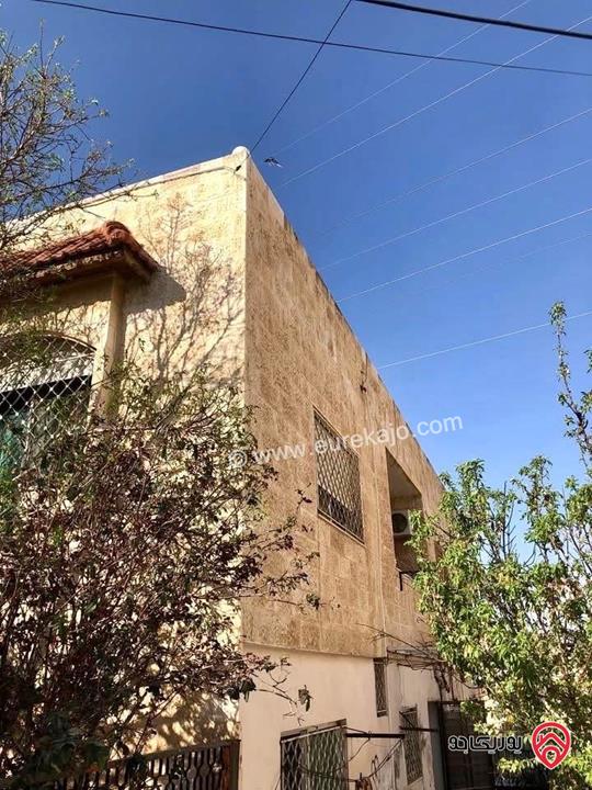 بيت مستقل مساحة 500م على أرض 500م للبيع في عمان - ابو علندا 