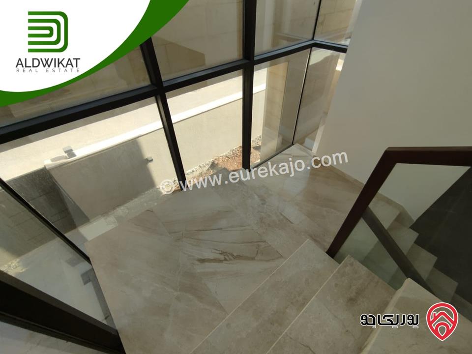 فيلا مستقلة مساحة البناء 530م ومساحة الارض 520م ومساحة الحديقة 200م للبيع في ماحص على حد بدر الجديدة