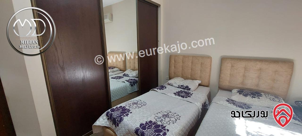 شقة ارضية مفروشة للايجار في عمان - الجاردنز مساحة 180م مع ترس و حديقة 200م تشطيبات و فرش سوبر ديلوكس