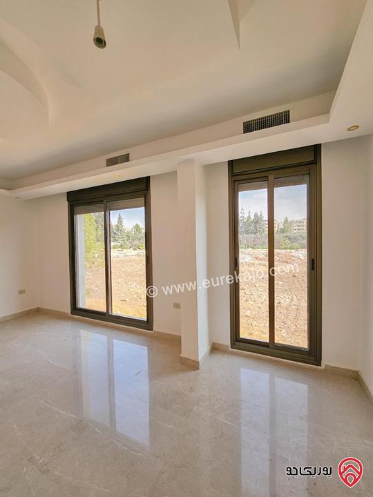 شقة سوبر ديلوكس جديدة - طابقية - مساحة 223م طابق أول للبيع في عمان - دير غبار