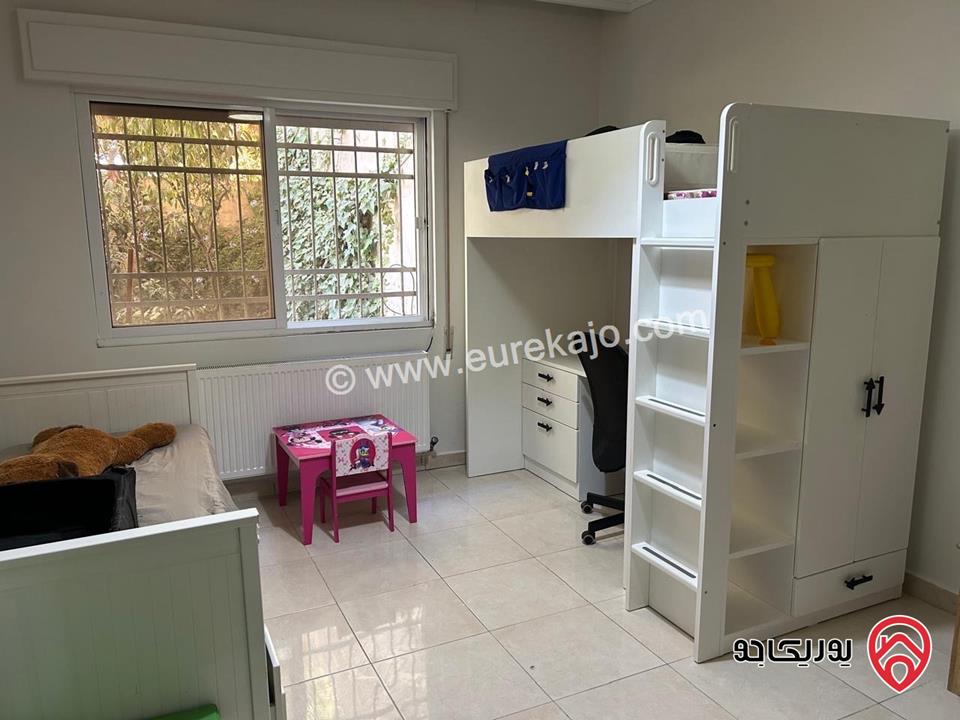 شقة مفروشة شبه ارضية مساحة 140م داخلي و 200م خارجي للإيجار في عمان - البنيات