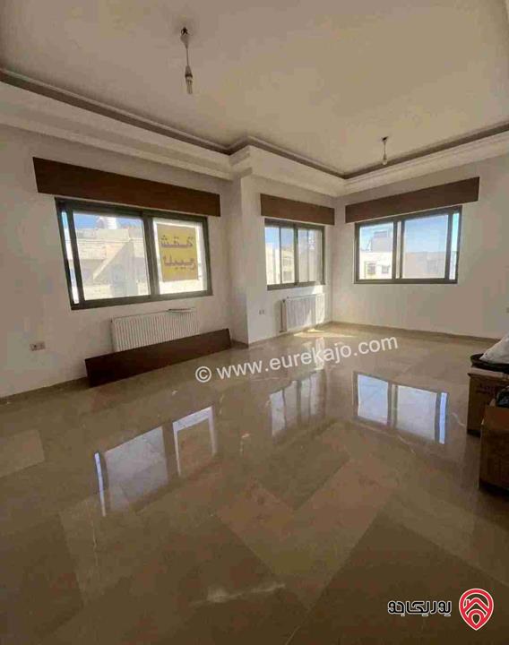 شقة فارغة طابق رابع مساحة 150م للايجار للعرسان في عمان - أم السماق