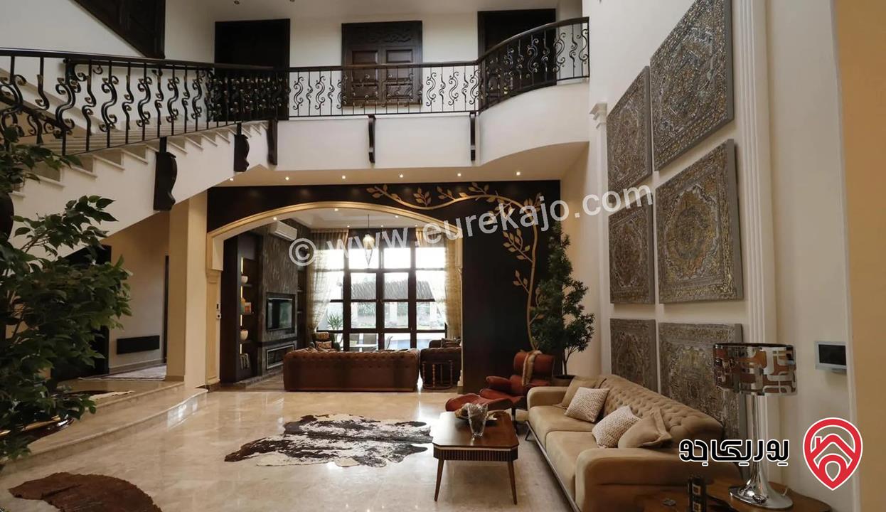 فيلا فاخرة مساحة 1500م على أرض 2025م للبيع في عمنن - طريق المطار 