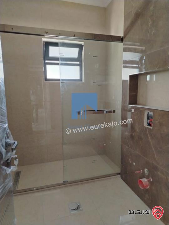 شقة فاخرة للبيع في عمان - خلدا قرب المدارس الإنجليزية طابق ثالث 280م مع روف دوبلكس 180م لم تسكن