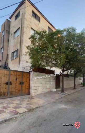 شقة طابقية مساحة 150م طابق أرضي للبيع في الجبل الأخضر	