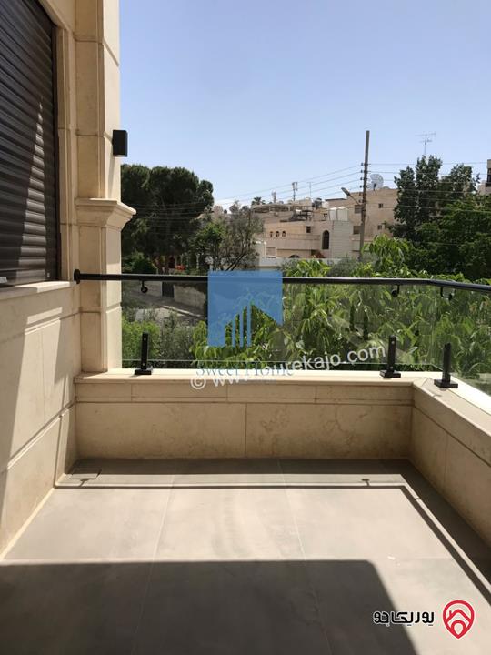 شقة طابقية فاخرة طابق اول مساحة 235م للبيع في عمان - الجندويل تشطيب سوبر ديلوكس لم تسكن