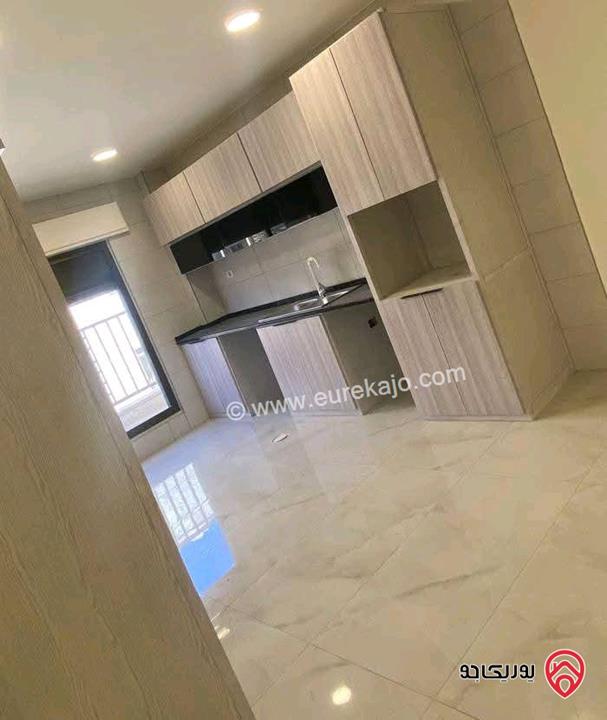 شقة فارغة طابق ثاني مساحة 100م للايجار في عمان - السابع