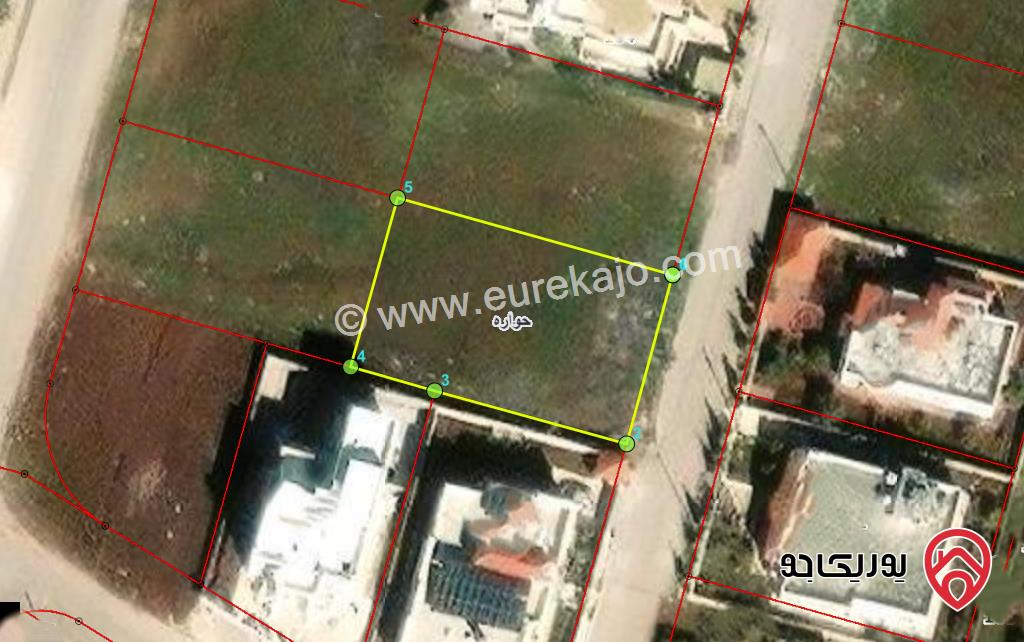 قطعة ارض تجارية مساحة 912م للبيع في اربد على شارع البتراء مباشر