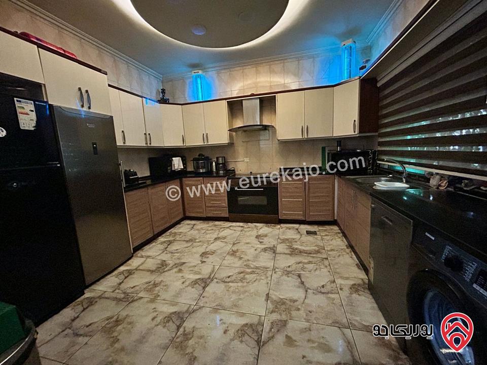 شقة أرضية مساحة 200م داخلي و 200 م خارجي للبيع في عمان - طبربور