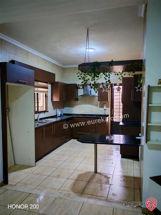 شقة ارضية مساحة 175م داخلي و 50م خارجي للايجار في عمان - ضاحية الرشيد 