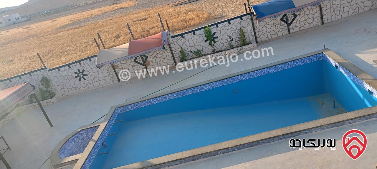 مزرعة مساحة الأرض 3400م والبناء 120م للبيع في المفرق 