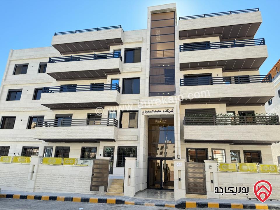 شقة طابق ثالث مساحة 160م ورف 40م وترس 150م للبيع في عمان - البنيات