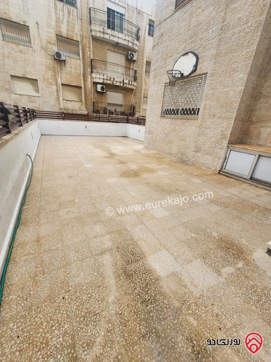 شقة أرضية مساحة 200م داخلي و 200م خارجي للايجار في عمان - دير غبار 