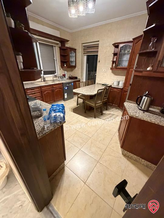 شقة طابق ثاني مساحة 176م للبيع في عمان - الجبيهة