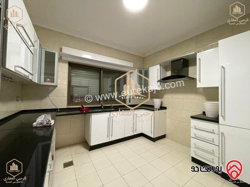 شقة دوبلكس فاخرة طابق ثالث مساحة 220م للايجار في عمان - الرابية