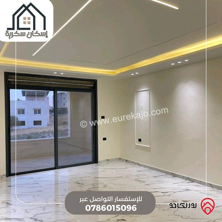 فلل متلاصقة مساحة 250م على أرض 450م للبيع في اربد - جحفية 