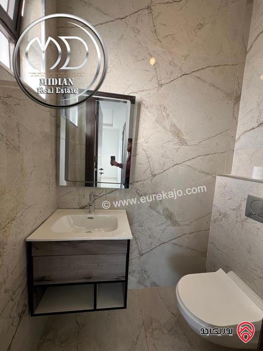 شقة دوبلكس فارغة للايجار في عمان - خلدا طابق أخير مع روف مساحة 200م مع تراسات تشطيبات و ديكورات عصرية فاخرة اطلالة رائعة