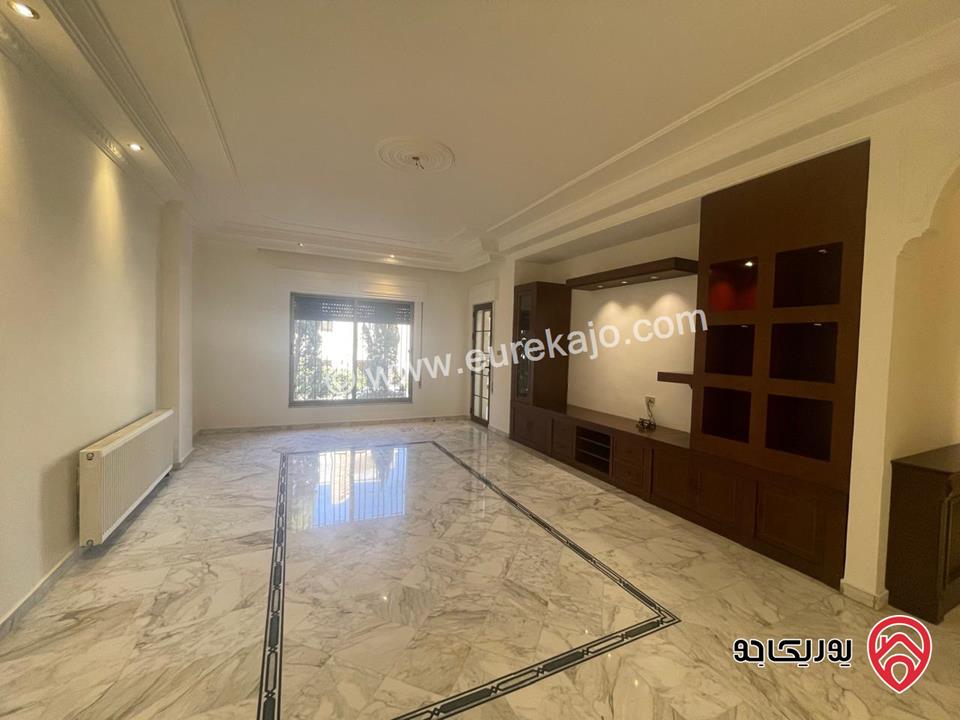 شقة مميزة طابق أول مساحة 268م للبيع في عمان - عبدون