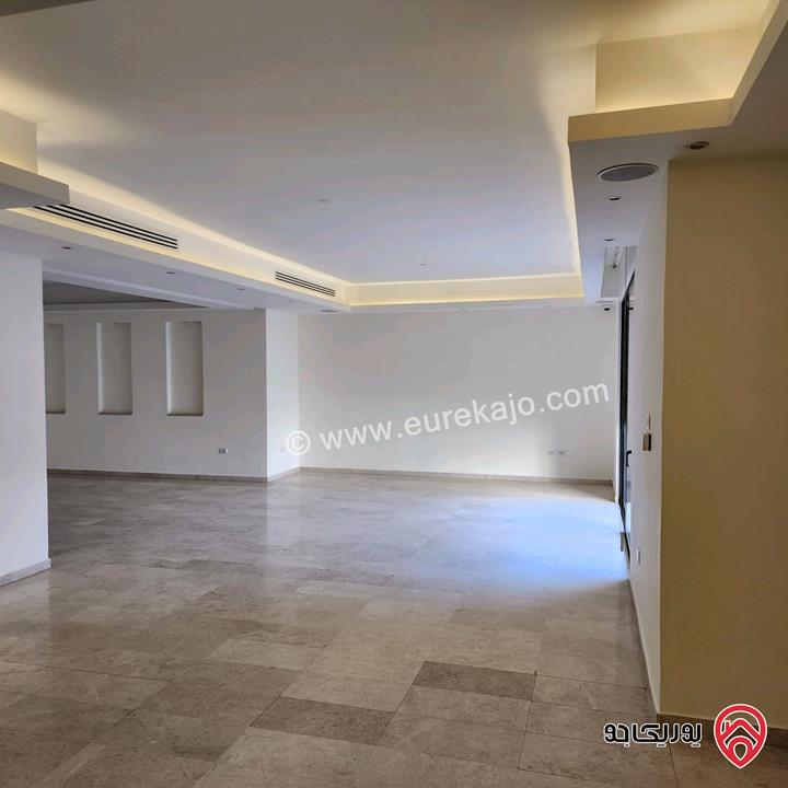 شقة ديلوكس طابق ثالث مساحة 330م للبيع في عمان - جبل عمان مطلة على وادي عبدون