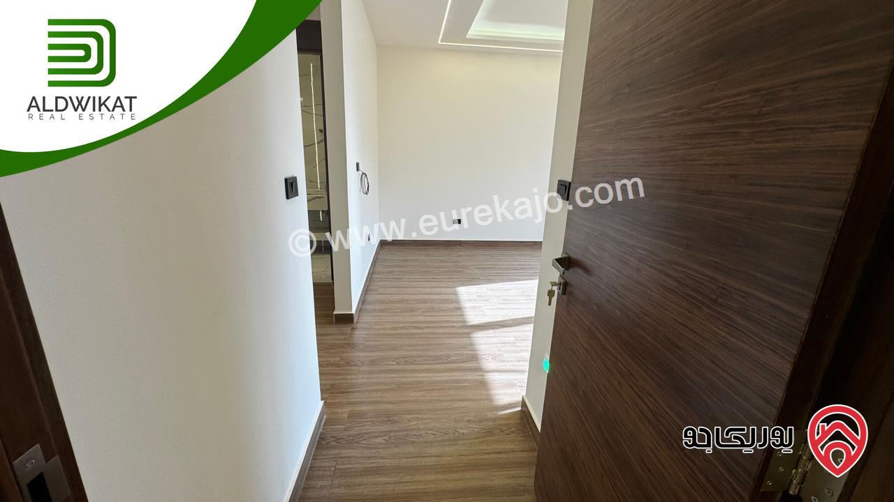 شقة ارضية للبيع في عمان - خلدا مساحة البناء 250 م والترس 80م موقع مميز واطلالة