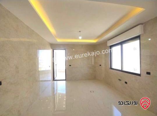 شقة مساحة 230م طابق ثاني للبيع في عمان - الجبيهة