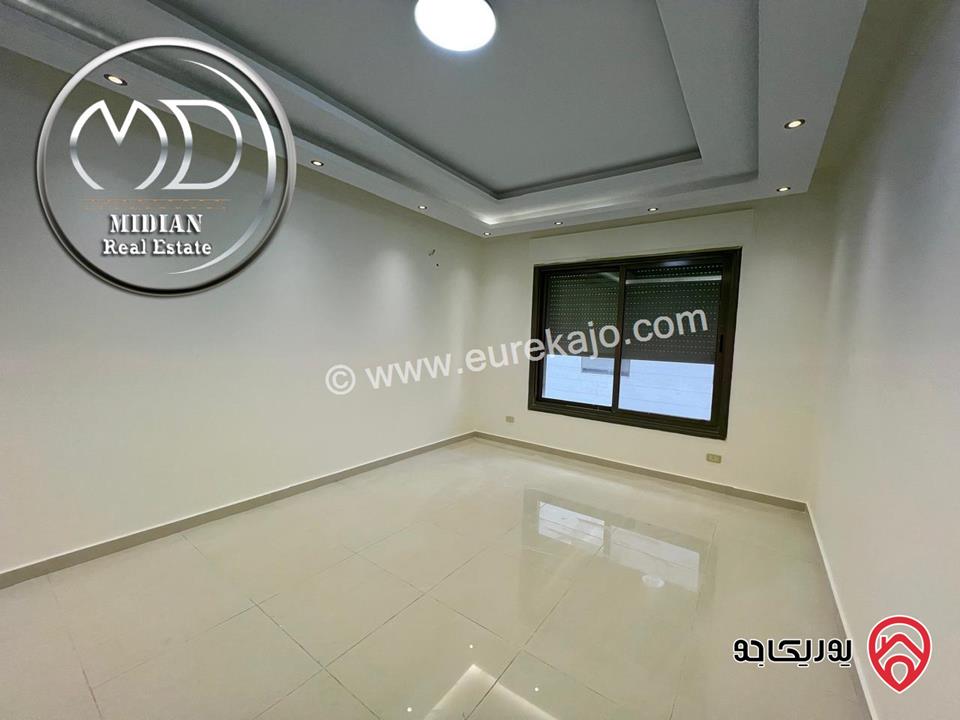 شقة جديدة للبيع في عمان - دير غبار طابق اول مساحة 280م 4 نوم تشطيبات و ديكورات عصرية فاخرة بسعر مغري جداً