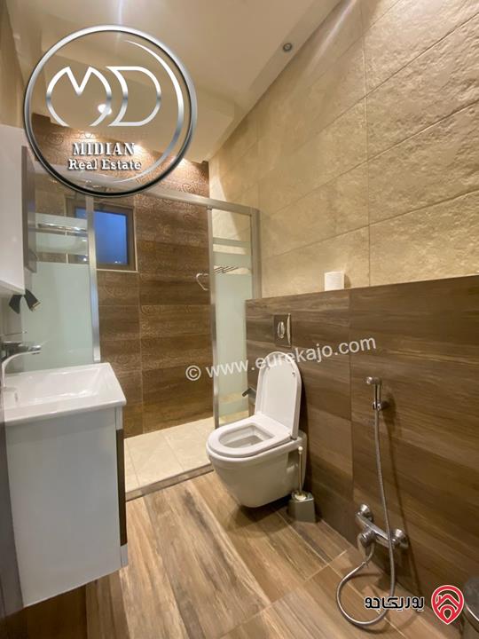 شقة مفروشة طابق أخير مع روف للايجار في عمان - خلدا - العوجانية مساحة 320م مع تراسات تشطيبات ديكورات فاخرة اطلالة جميلة