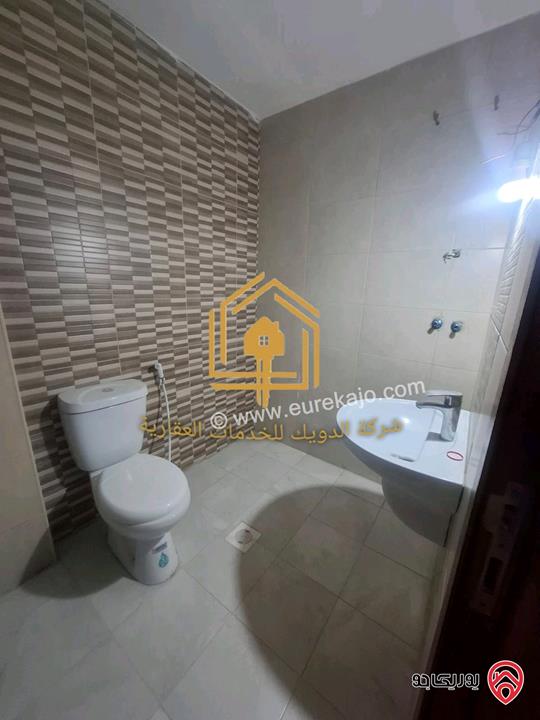 شقة فارغة طابق ارضي معلق مساحة 130م للإيجار في عمان - خلدا 