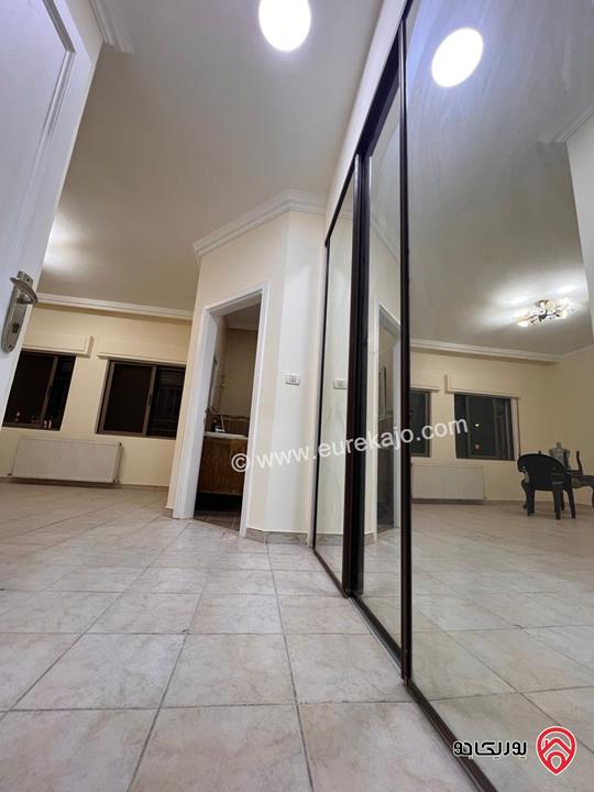 شقة أرضية مساحة 200م داخلي و 180م خارجي للايجار في عمان - السابع