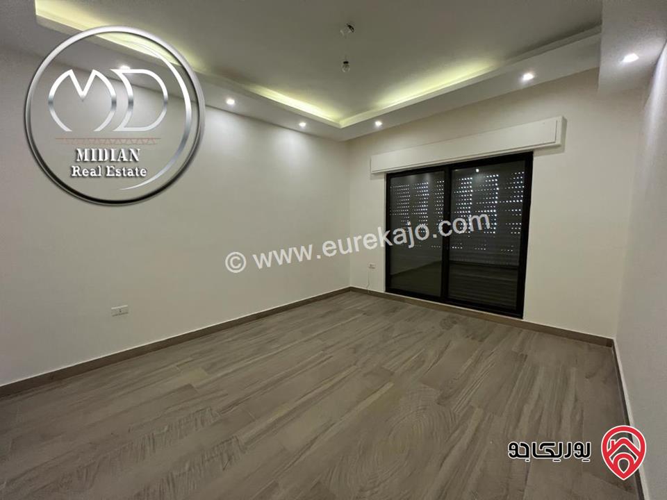 شقة جديدة للبيع طابق ثالث في عمان - دير غبار مساحة 250م مع ترس 50م تشطيبات و ديكورات فاخرة اطلالة رائعة