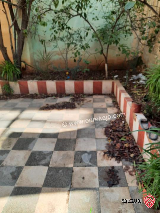 شقة مساحة 149م العمارة تقع على شارعين الشقة من الشارع الاول تسوية ثاني، ومن الشارع الخلفي طابق اول للبيع في عمان - طبربور – حي الخزنة 