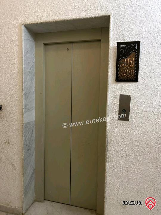 شقة شبه أرضية مساحة 194م داخلي و 160م خارجي للبيع في عمان - ام أذينة