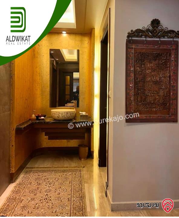 شقة مفروشة طابق ثالث مع روف مساحة البناء 254م ومساحة روف 150م للبيع في عمان - الصويفية
