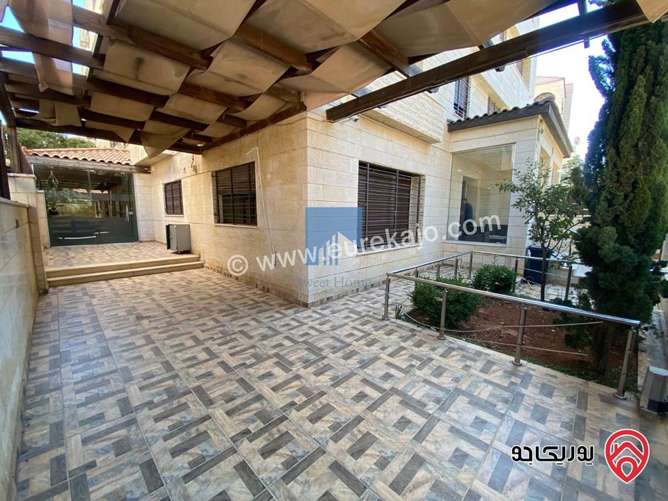 شقة أرضية مفروشة فاخرة للبيع في عمان - أم السماق مساحة 245م مع حديقة وترسات 120م