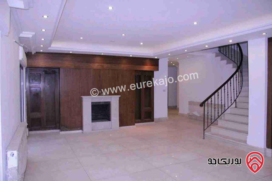 فيلا فارغه مساحة 850م دوبلكس للإيجار في عمان - ام أذينة 