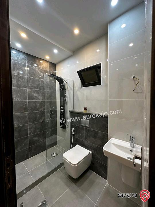 شقة طابق ثالث مساحة 150م مع روف 50م و تراس 50م للايجار في عمان - البيادر