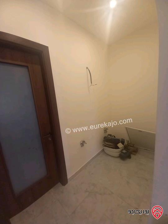 فيلا مساحة 500م على أرض 1900م للبيع في عمان - منطقة ام الدنانير 